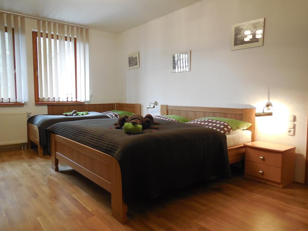 Penzion Pod Brezinou Trenčín Habitación foto