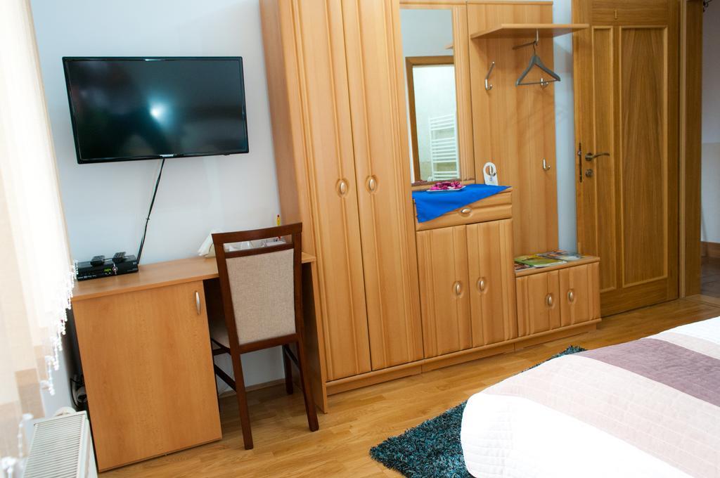 Penzion Pod Brezinou Trenčín Exterior foto
